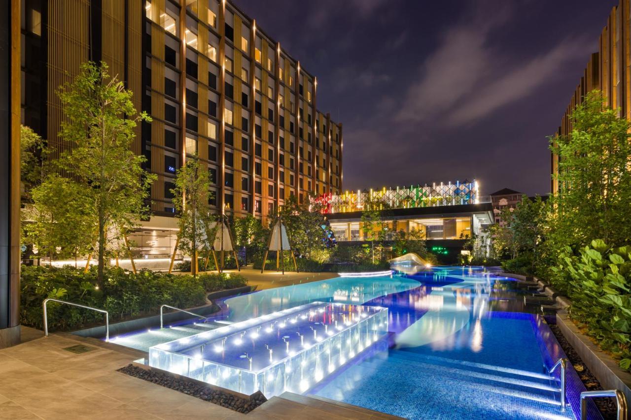 M Resort & Hotel Kuala Lumpur Exteriör bild The Panorama pool at The Panorama