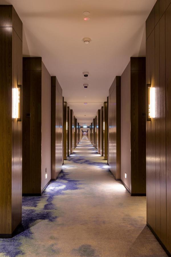 M Resort & Hotel Kuala Lumpur Exteriör bild A corridor at the hotel